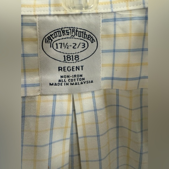 Brooks Brothers 1818 Regent button up shirt.
Size 17 & 1/2 - 2/3. EUC. - Picture 3 of 4